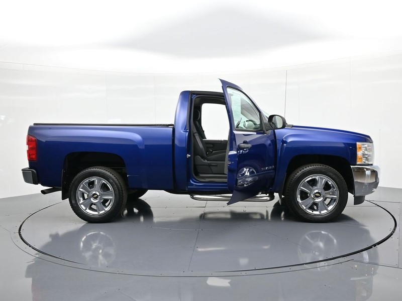 Chevrolet Silverado 1500 Vehicle Full-screen Gallery Image 23
