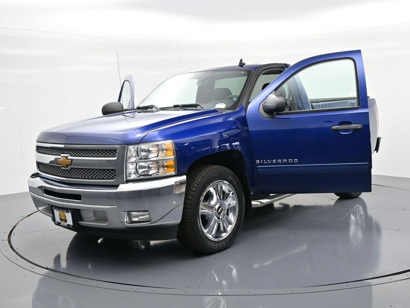 Chevrolet Silverado 1500 Vehicle Full-screen Gallery Image 25