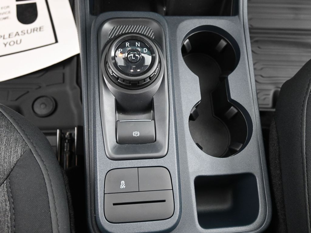 Ford Maverick Vehicle Full-screen Gallery Image 12