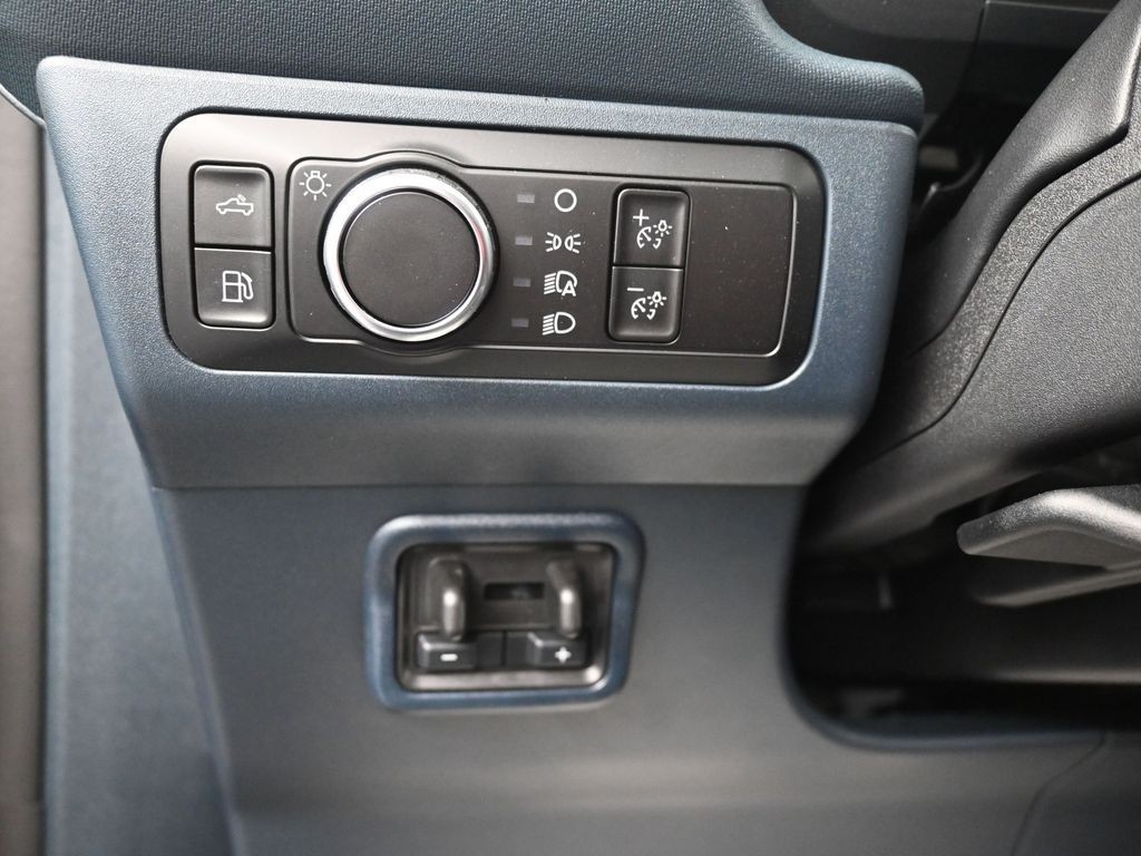 Ford Maverick Vehicle Full-screen Gallery Image 14