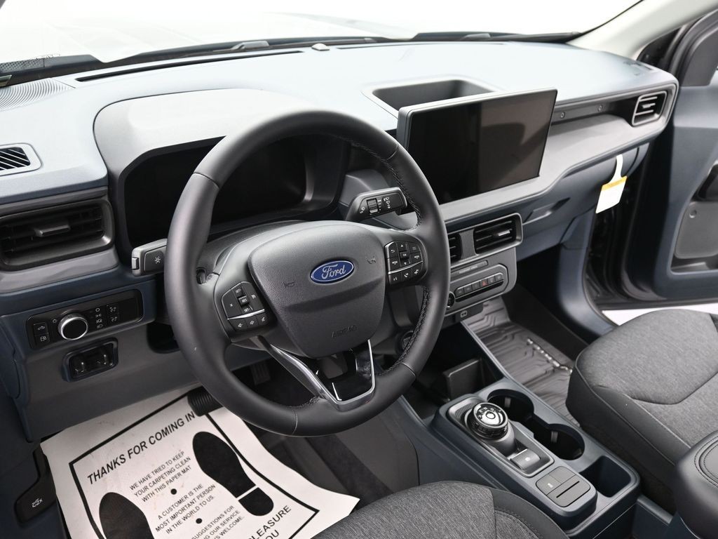 Ford Maverick Vehicle Full-screen Gallery Image 16