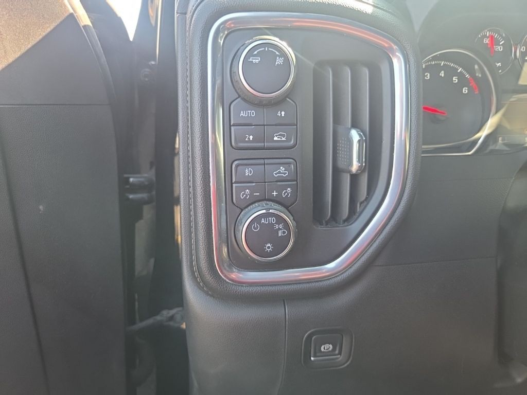 Chevrolet Silverado 1500 Vehicle Full-screen Gallery Image 11