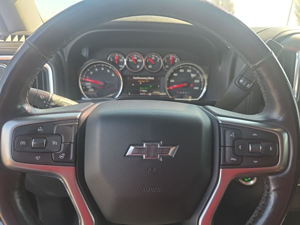 Chevrolet Silverado 1500 Vehicle Full-screen Gallery Image 13