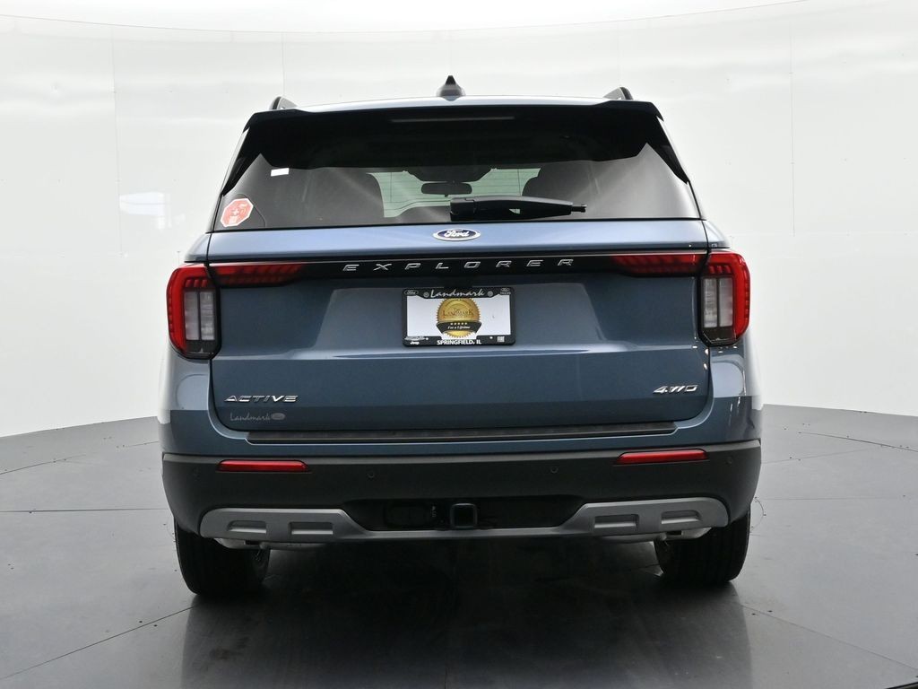 Ford Explorer Vehicle Full-screen Gallery Image 7