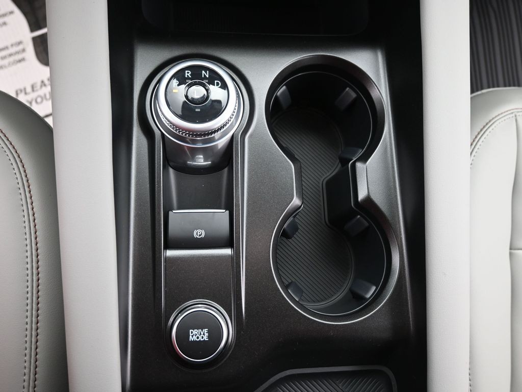 Ford Explorer Vehicle Full-screen Gallery Image 17