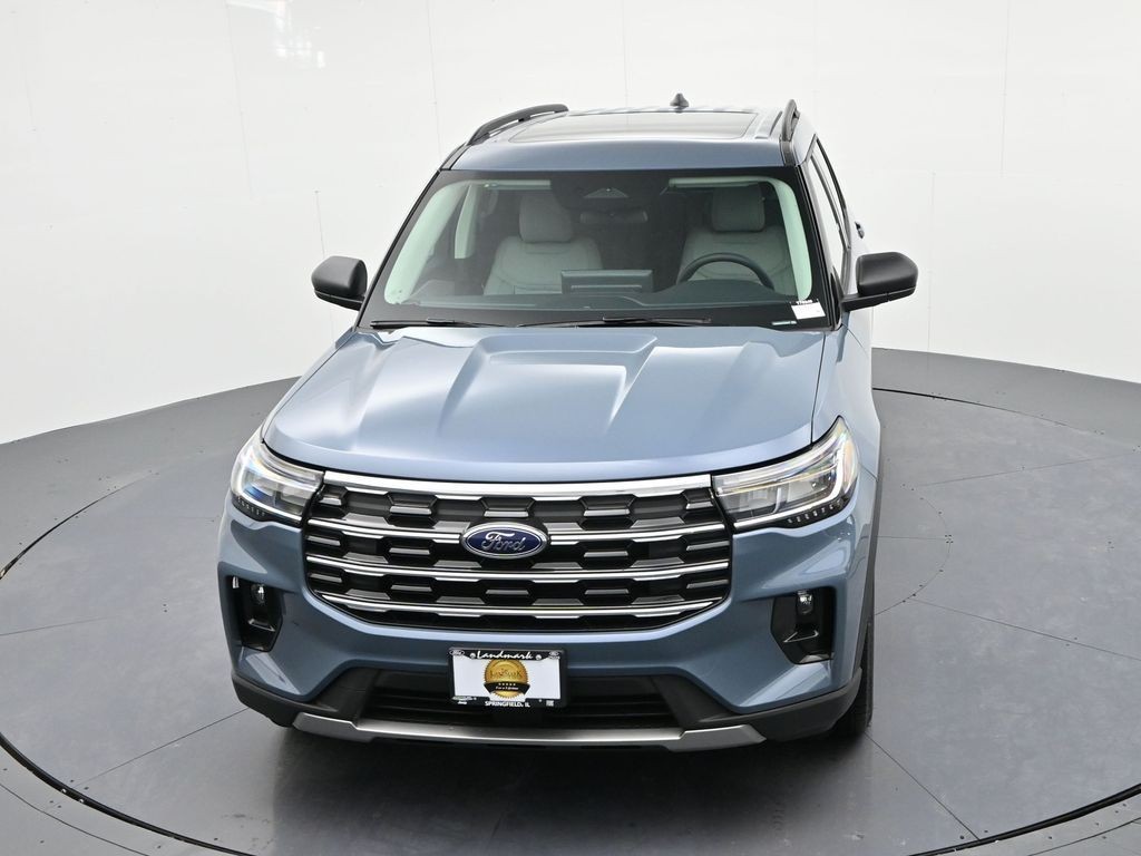 Ford Explorer Vehicle Full-screen Gallery Image 21
