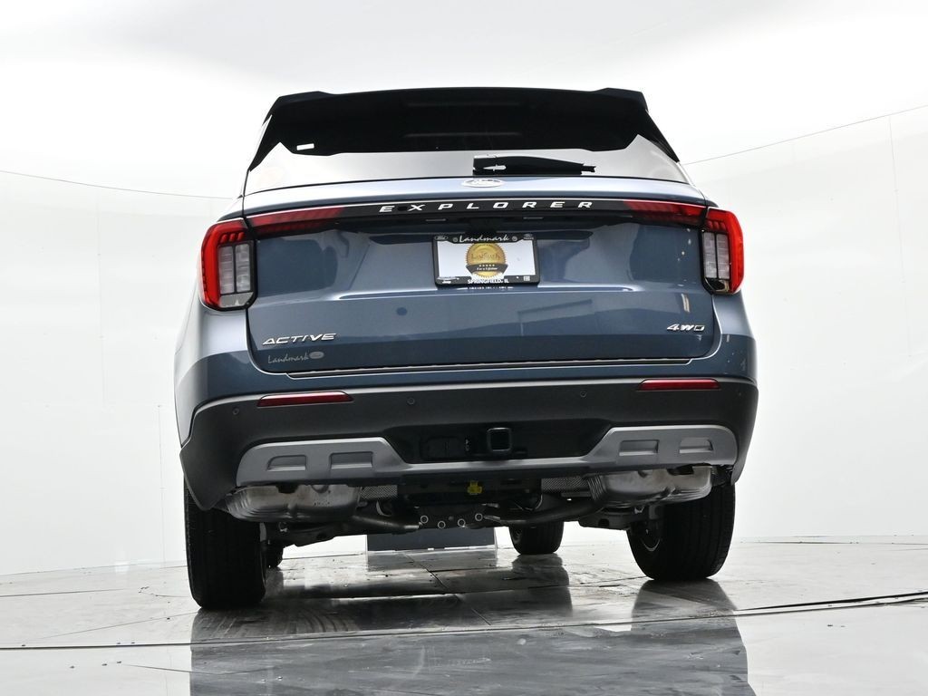 Ford Explorer Vehicle Full-screen Gallery Image 25