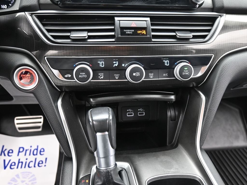 Honda Accord Sedan Vehicle Full-screen Gallery Image 15