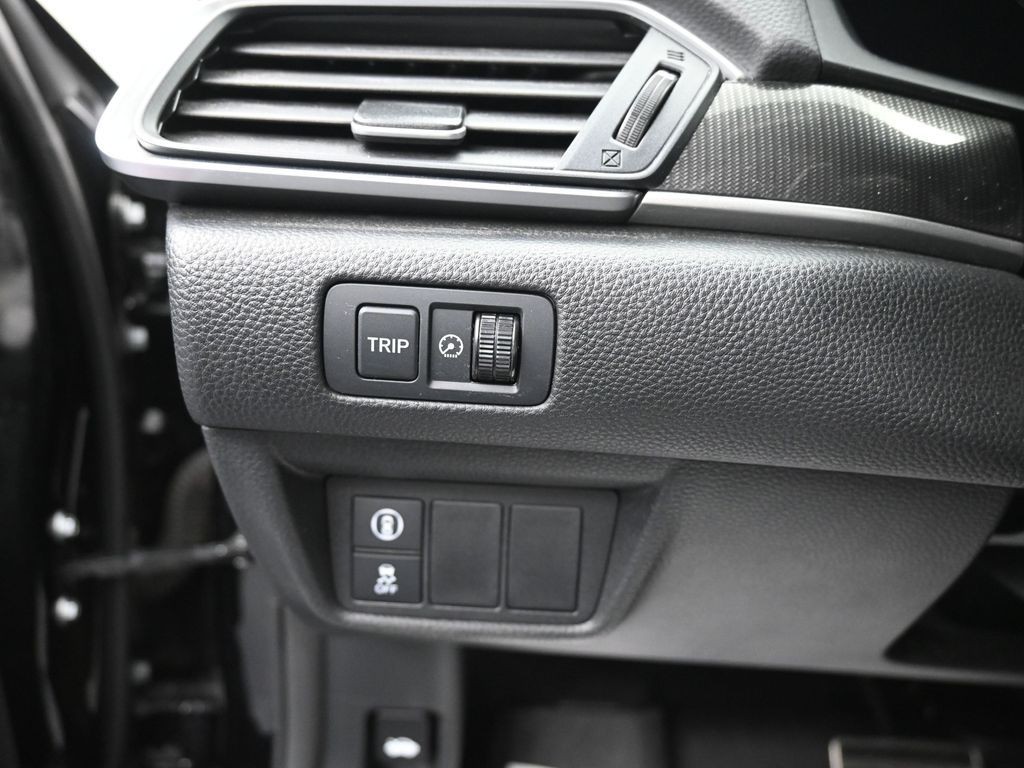 Honda Accord Sedan Vehicle Full-screen Gallery Image 17