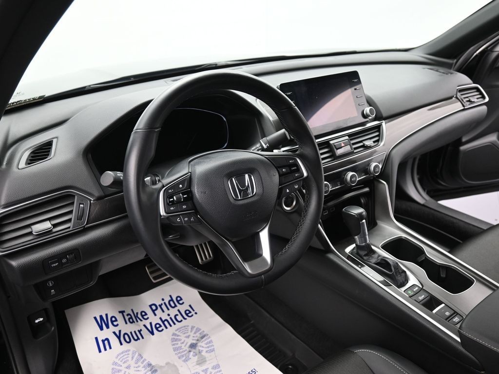 Honda Accord Sedan Vehicle Full-screen Gallery Image 18