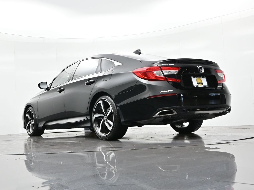 Honda Accord Sedan Vehicle Full-screen Gallery Image 23