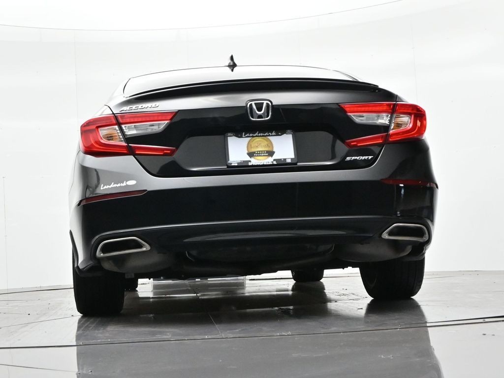 Honda Accord Sedan Vehicle Full-screen Gallery Image 24