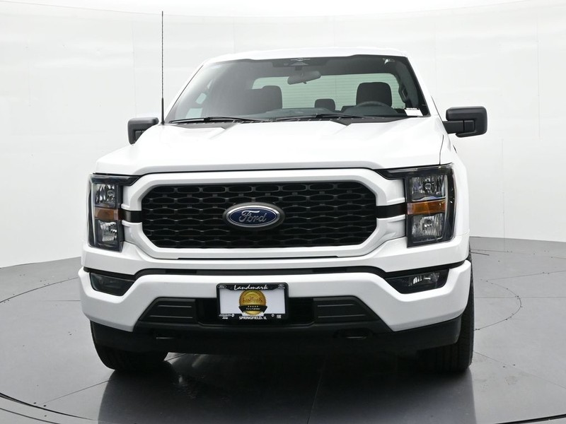 Ford F-150 Vehicle Full-screen Gallery Image 3