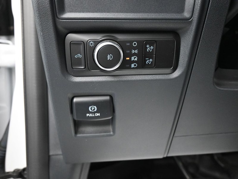 Ford F-150 Vehicle Full-screen Gallery Image 12