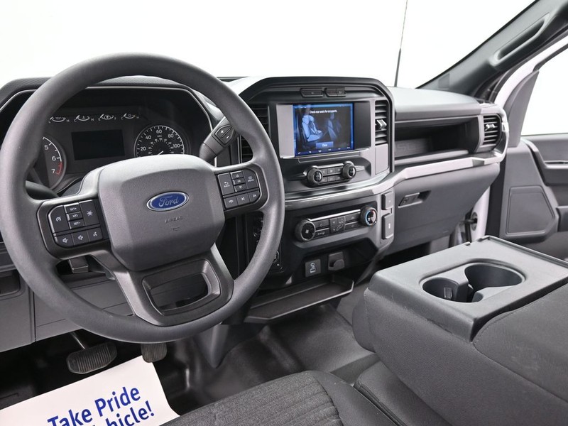 Ford F-150 Vehicle Full-screen Gallery Image 16