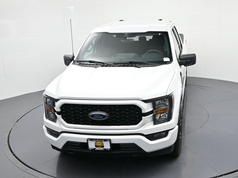 Ford F-150 Vehicle Full-screen Gallery Image 18