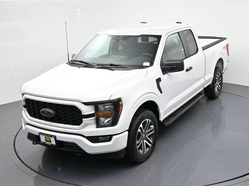 Ford F-150 Vehicle Full-screen Gallery Image 19