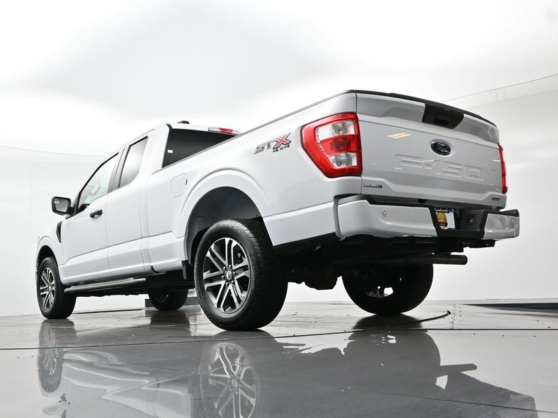 Ford F-150 Vehicle Full-screen Gallery Image 21
