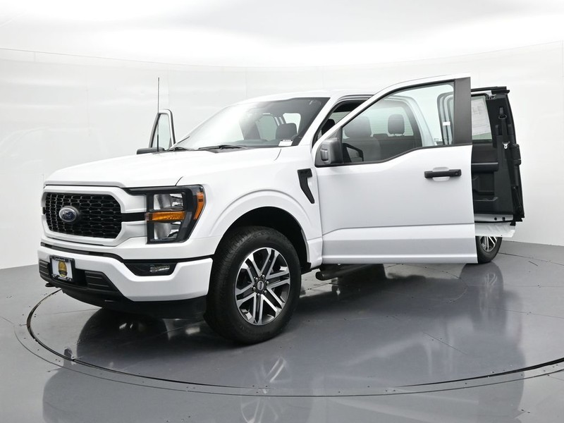 Ford F-150 Vehicle Full-screen Gallery Image 27