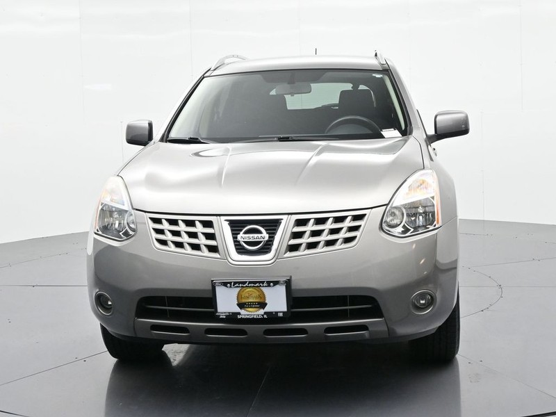 Nissan Rogue Vehicle Full-screen Gallery Image 3