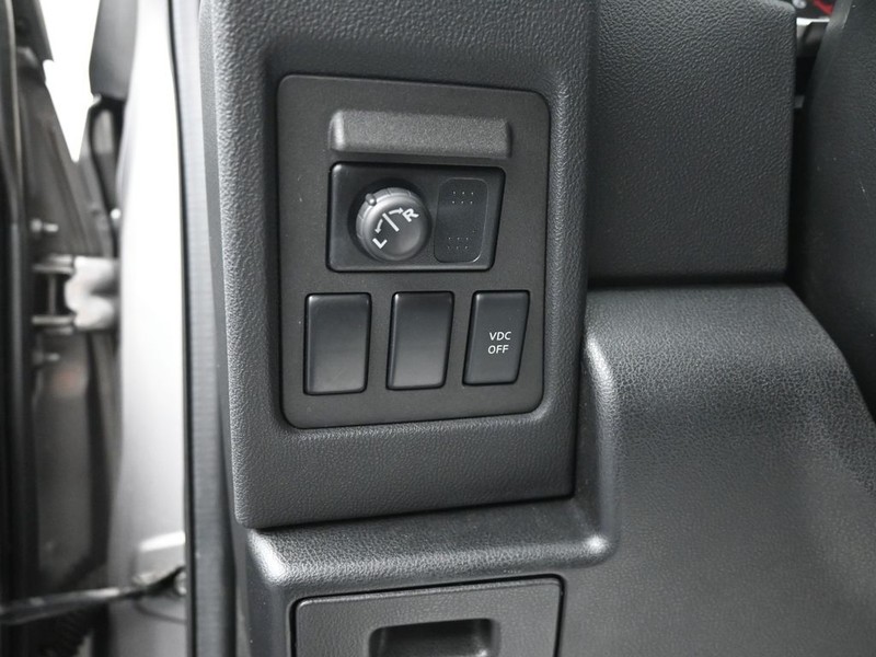 Nissan Rogue Vehicle Full-screen Gallery Image 13