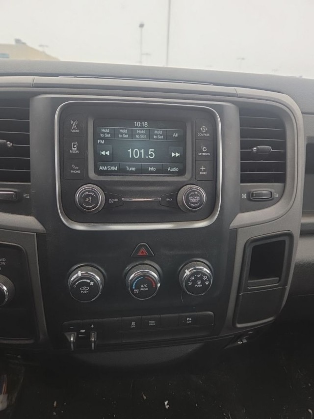 Ram 2500 Vehicle Full-screen Gallery Image 08