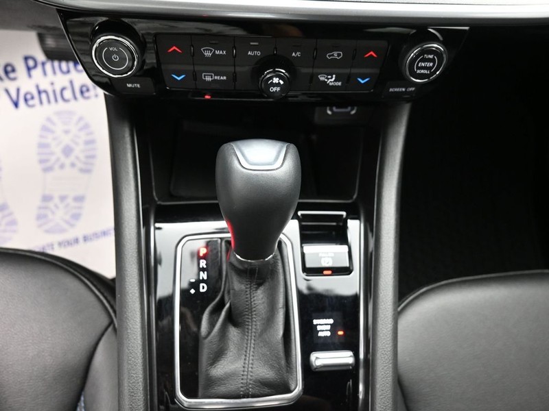 Jeep Compass Vehicle Full-screen Gallery Image 12