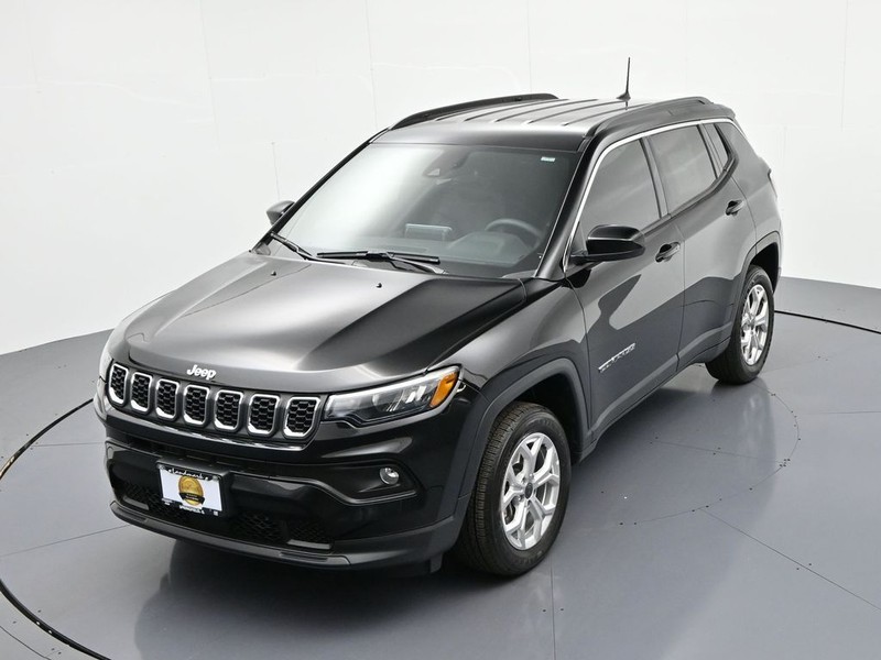 Jeep Compass Vehicle Full-screen Gallery Image 19