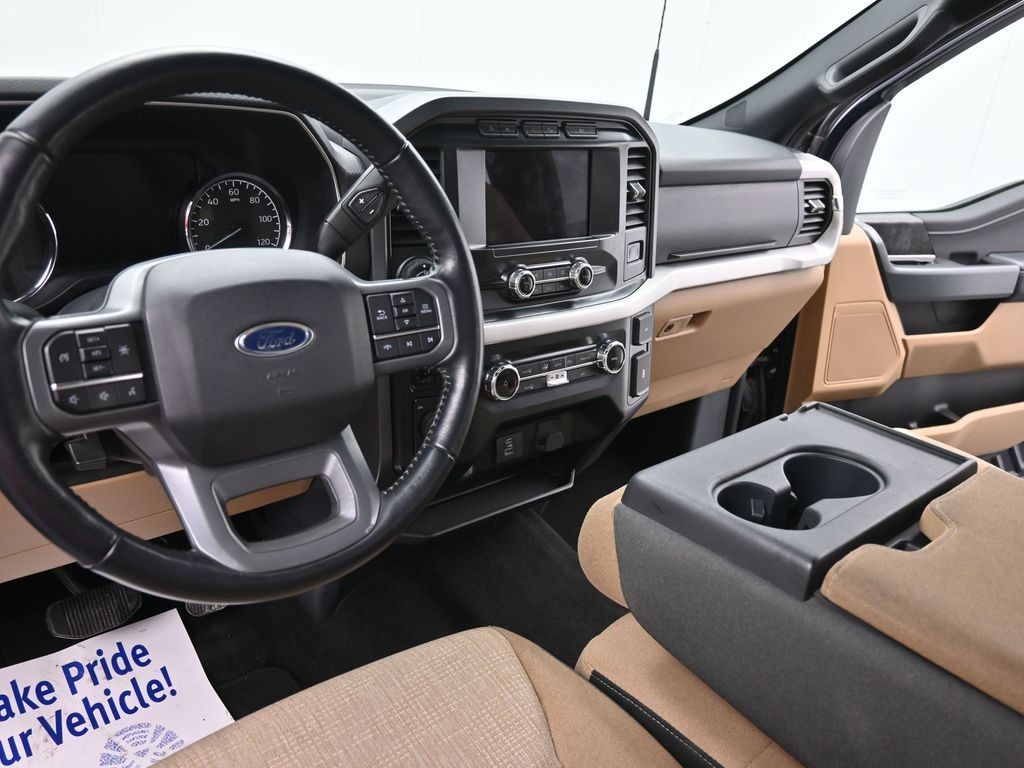 Ford F-150 Vehicle Full-screen Gallery Image 16