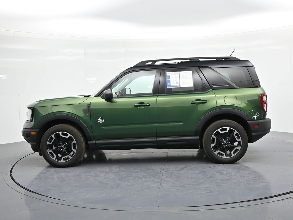 Ford Bronco Sport Vehicle Full-screen Gallery Image 09