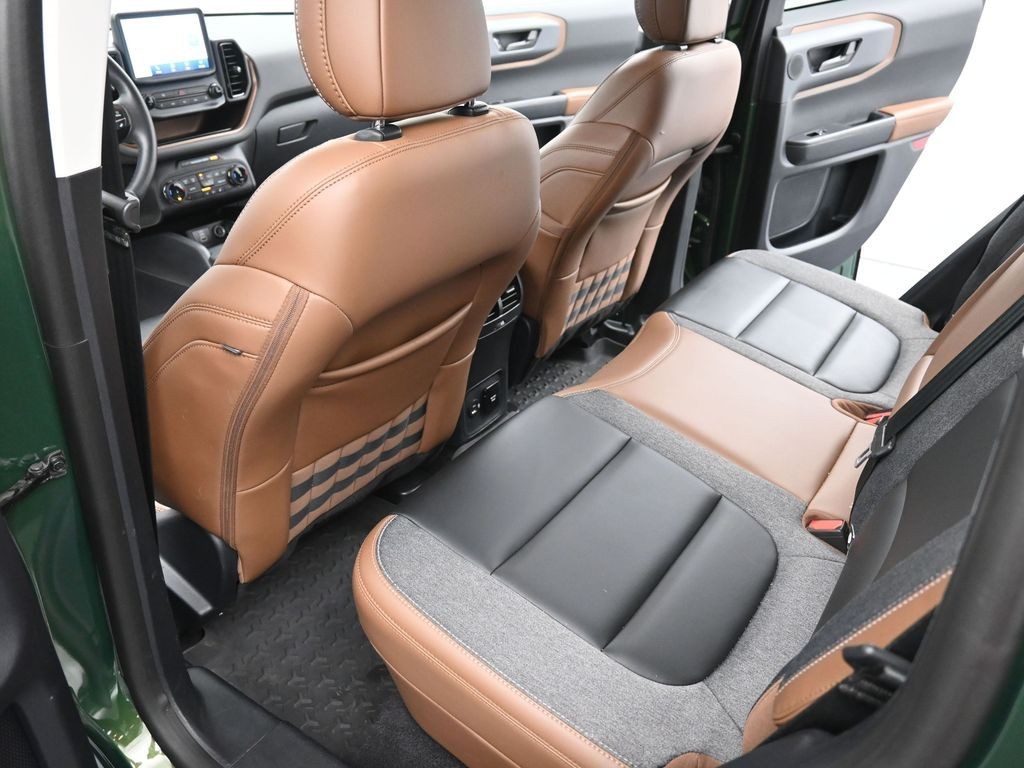 Ford Bronco Sport Vehicle Full-screen Gallery Image 10