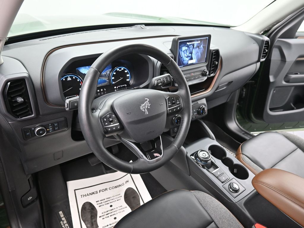 Ford Bronco Sport Vehicle Full-screen Gallery Image 17