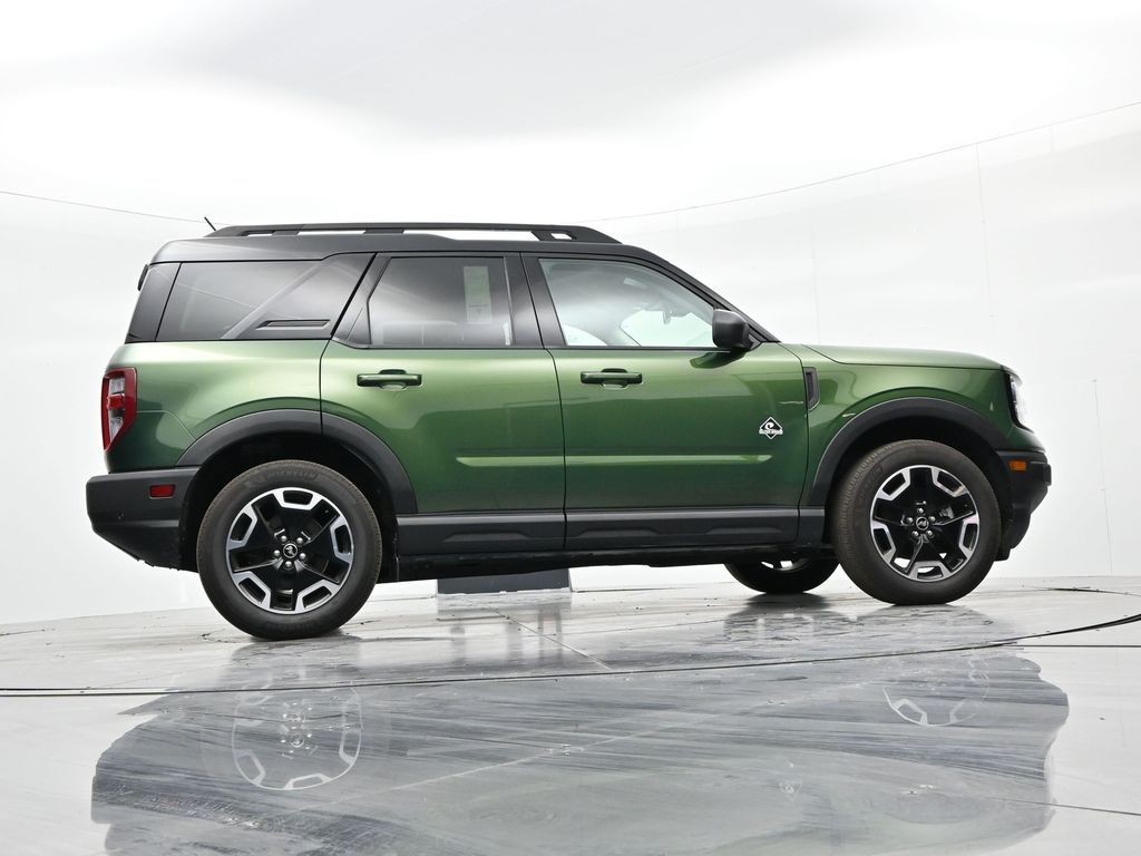 Ford Bronco Sport Vehicle Full-screen Gallery Image 25