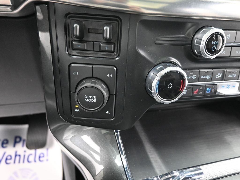 Ford F-150 Vehicle Full-screen Gallery Image 13