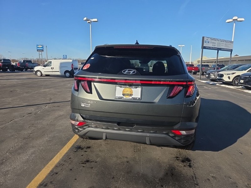 Hyundai Tucson Vehicle Full-screen Gallery Image 5