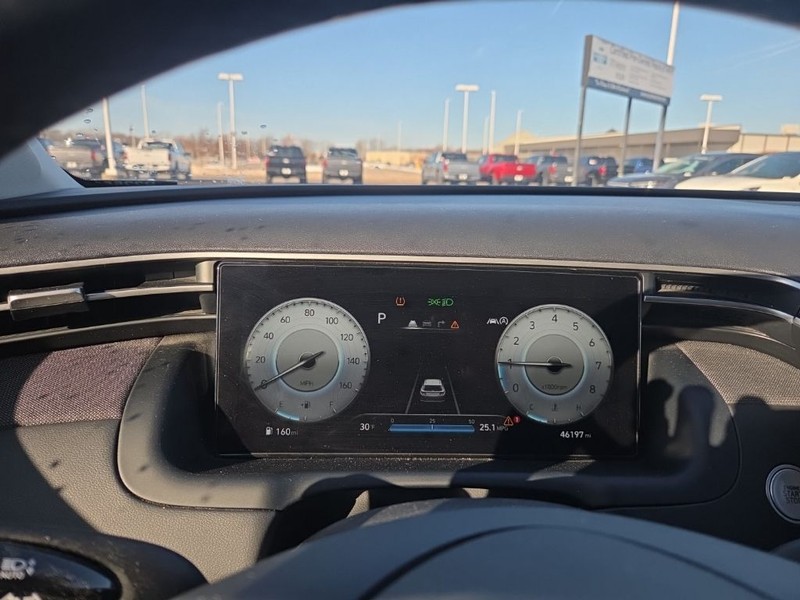 Hyundai Tucson Vehicle Full-screen Gallery Image 10