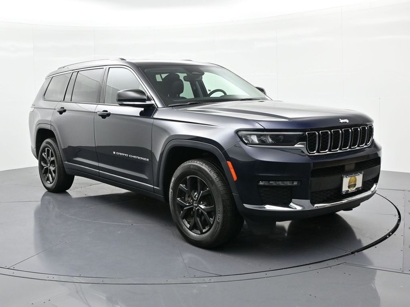 Jeep Grand Cherokee L Vehicle Full-screen Gallery Image 4