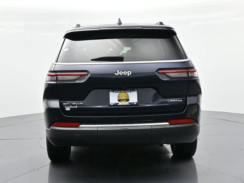 Jeep Grand Cherokee L Vehicle Full-screen Gallery Image 7