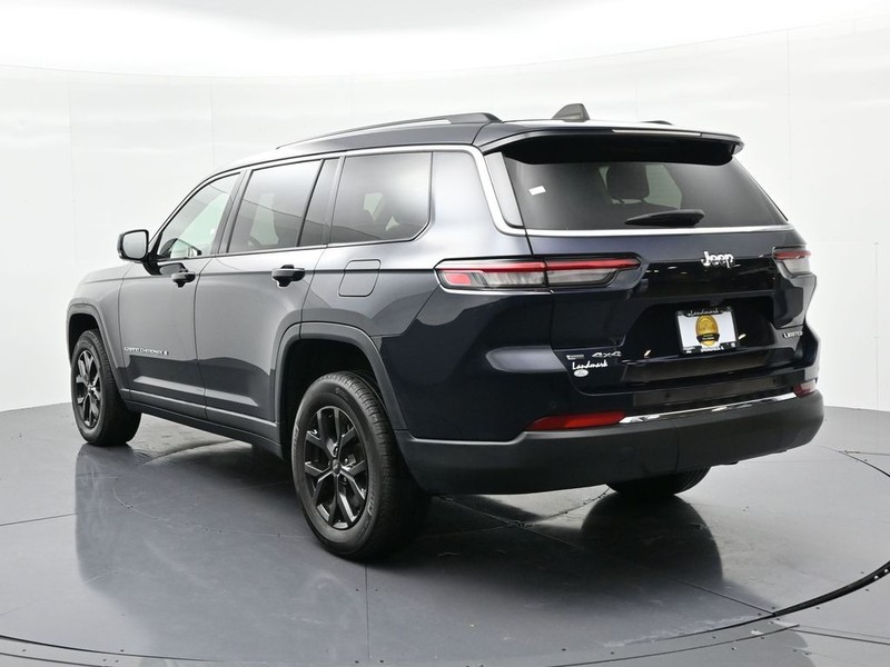 Jeep Grand Cherokee L Vehicle Full-screen Gallery Image 8