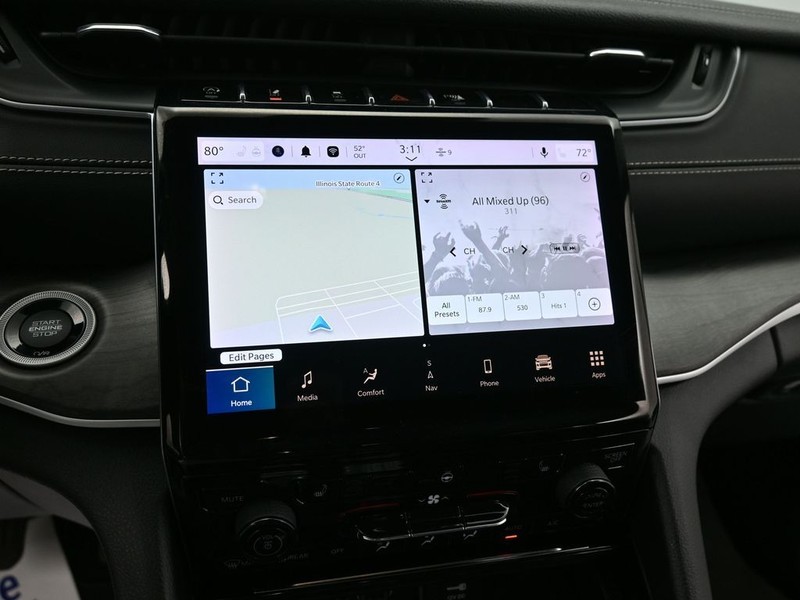 Jeep Grand Cherokee L Vehicle Full-screen Gallery Image 15