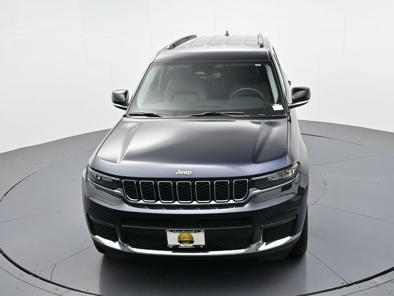 Jeep Grand Cherokee L Vehicle Full-screen Gallery Image 20