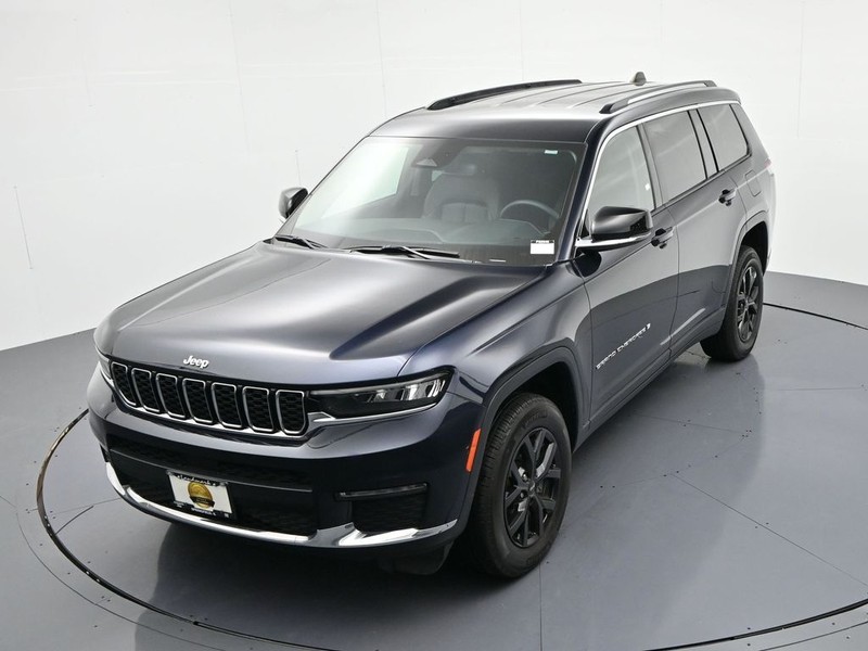 Jeep Grand Cherokee L Vehicle Full-screen Gallery Image 21