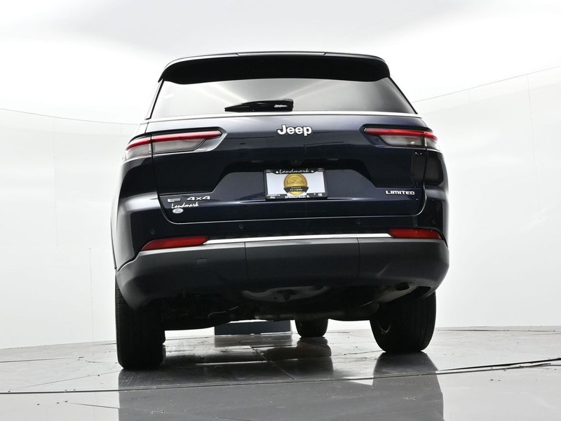 Jeep Grand Cherokee L Vehicle Full-screen Gallery Image 24