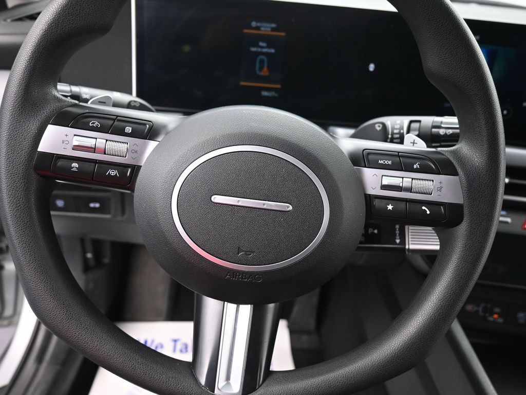 Hyundai Sonata Vehicle Full-screen Gallery Image 14