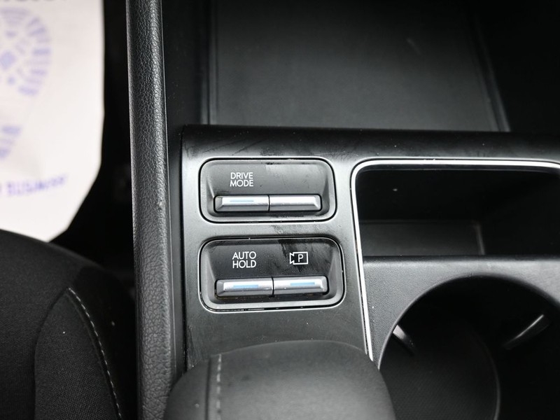 Hyundai Sonata Vehicle Full-screen Gallery Image 17