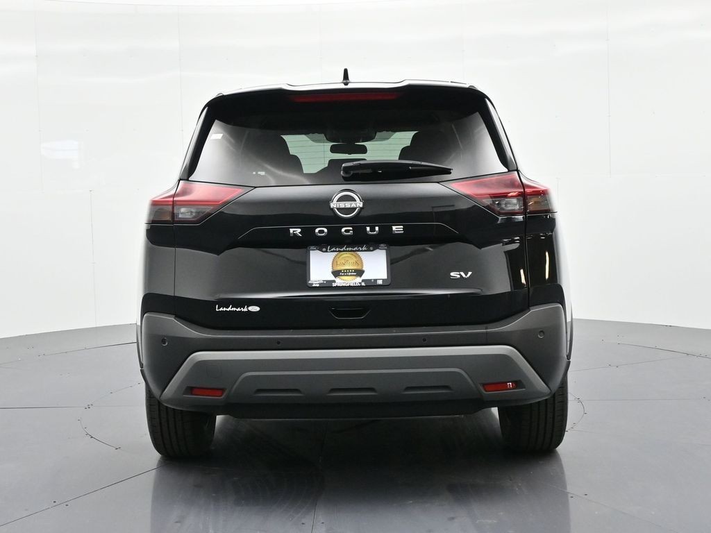 Nissan Rogue Vehicle Full-screen Gallery Image 7