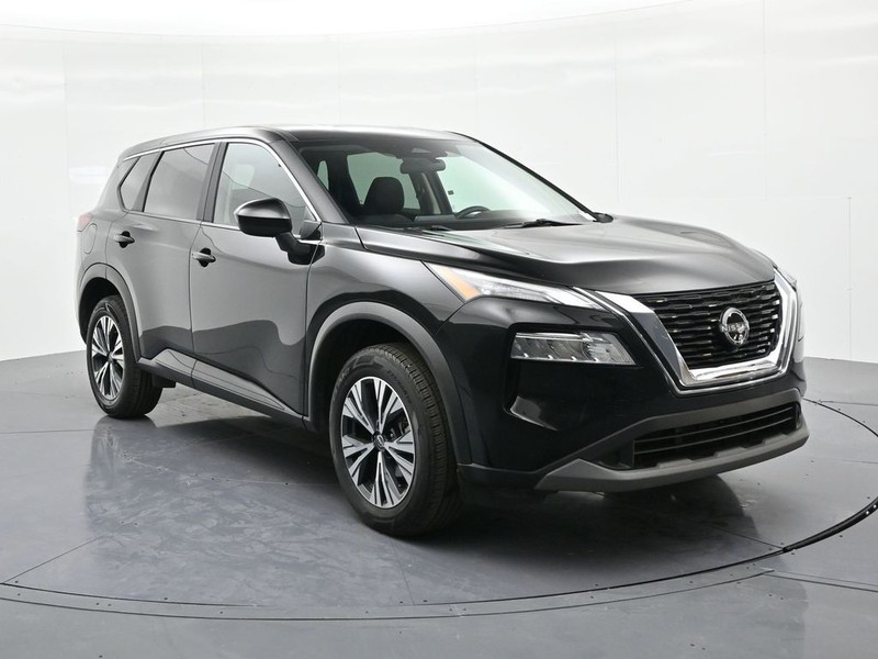 Nissan Rogue Vehicle Full-screen Gallery Image 4