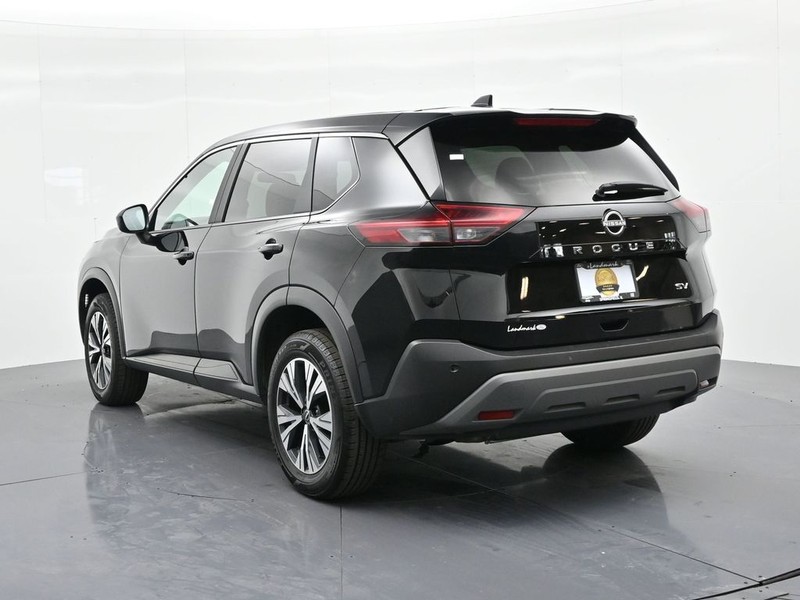 Nissan Rogue Vehicle Full-screen Gallery Image 8