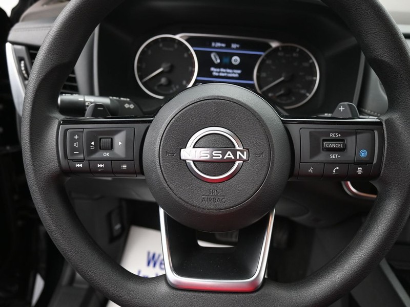 Nissan Rogue Vehicle Full-screen Gallery Image 14