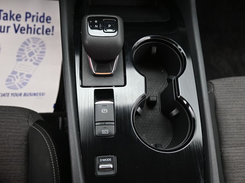 Nissan Rogue Vehicle Full-screen Gallery Image 15